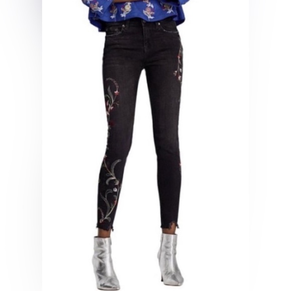 Zara Floral Embossed Jegging (S) main image 1